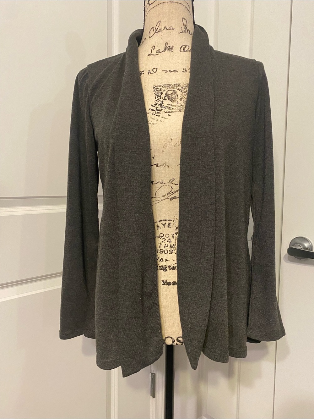Open-Front Women's Cardigan Sweater in Charcoal